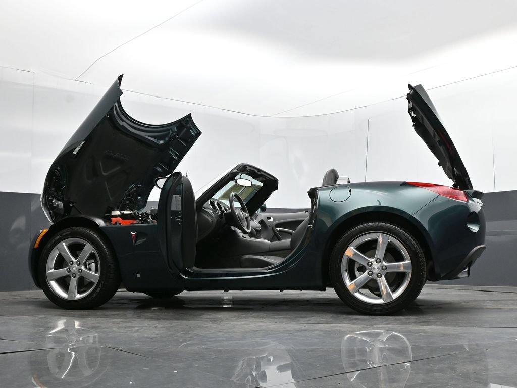 Used 2007 Pontiac Solstice GXP w/ Premium Package RWD image 35