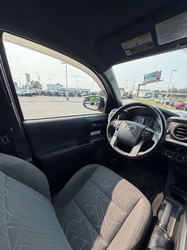Used 2017 Toyota Tacoma TRD Off-Road w/ Tow Package (A/T) AWD/4WD image 9