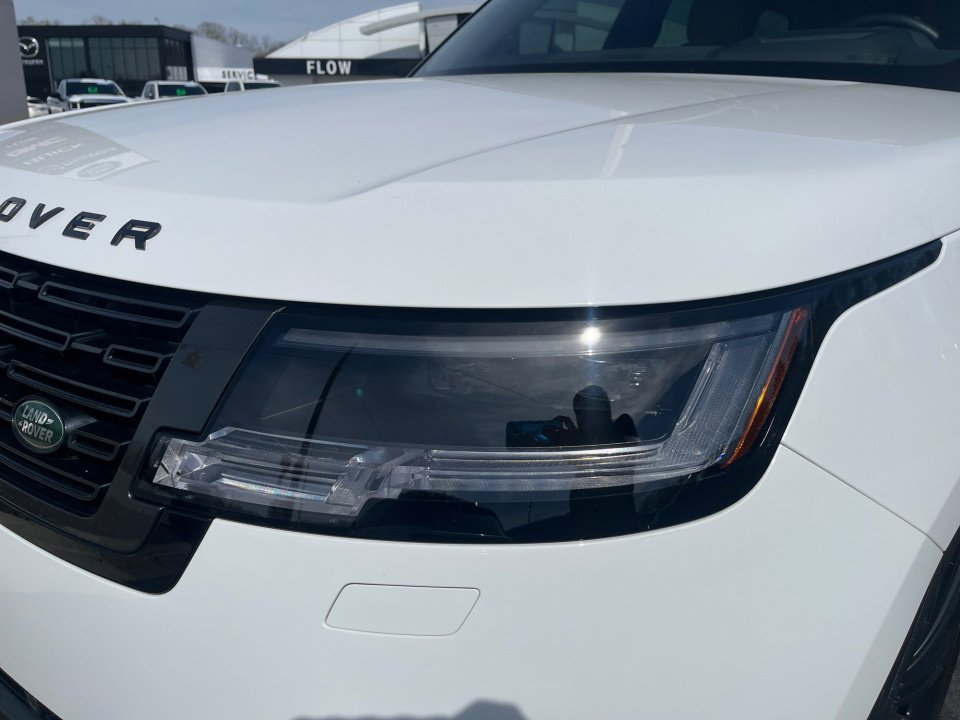 Certified 2024 Land Rover Range Rover SE AWD/4WD image 26