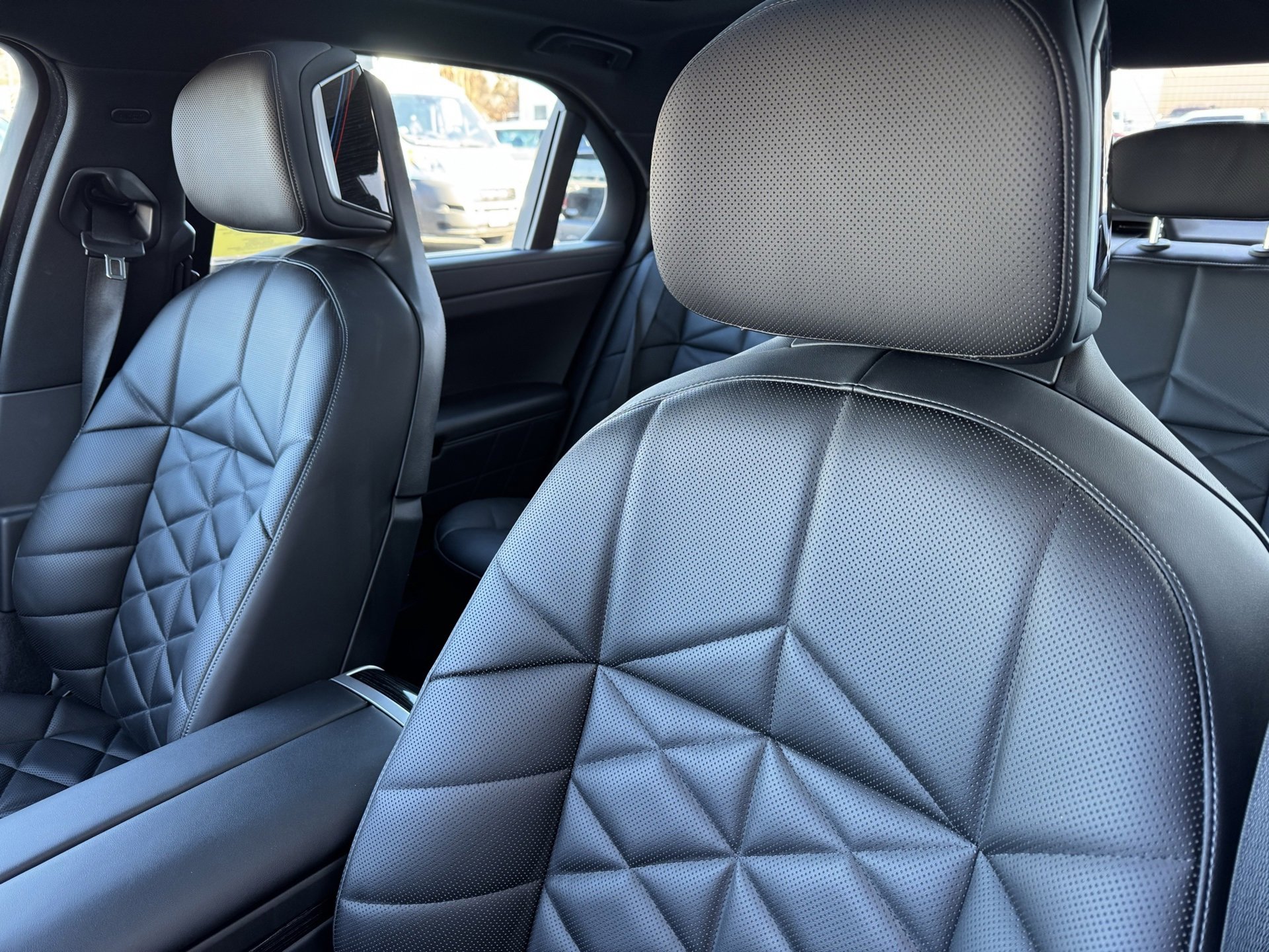 Used 2025 BMW 740i xDrive image 13