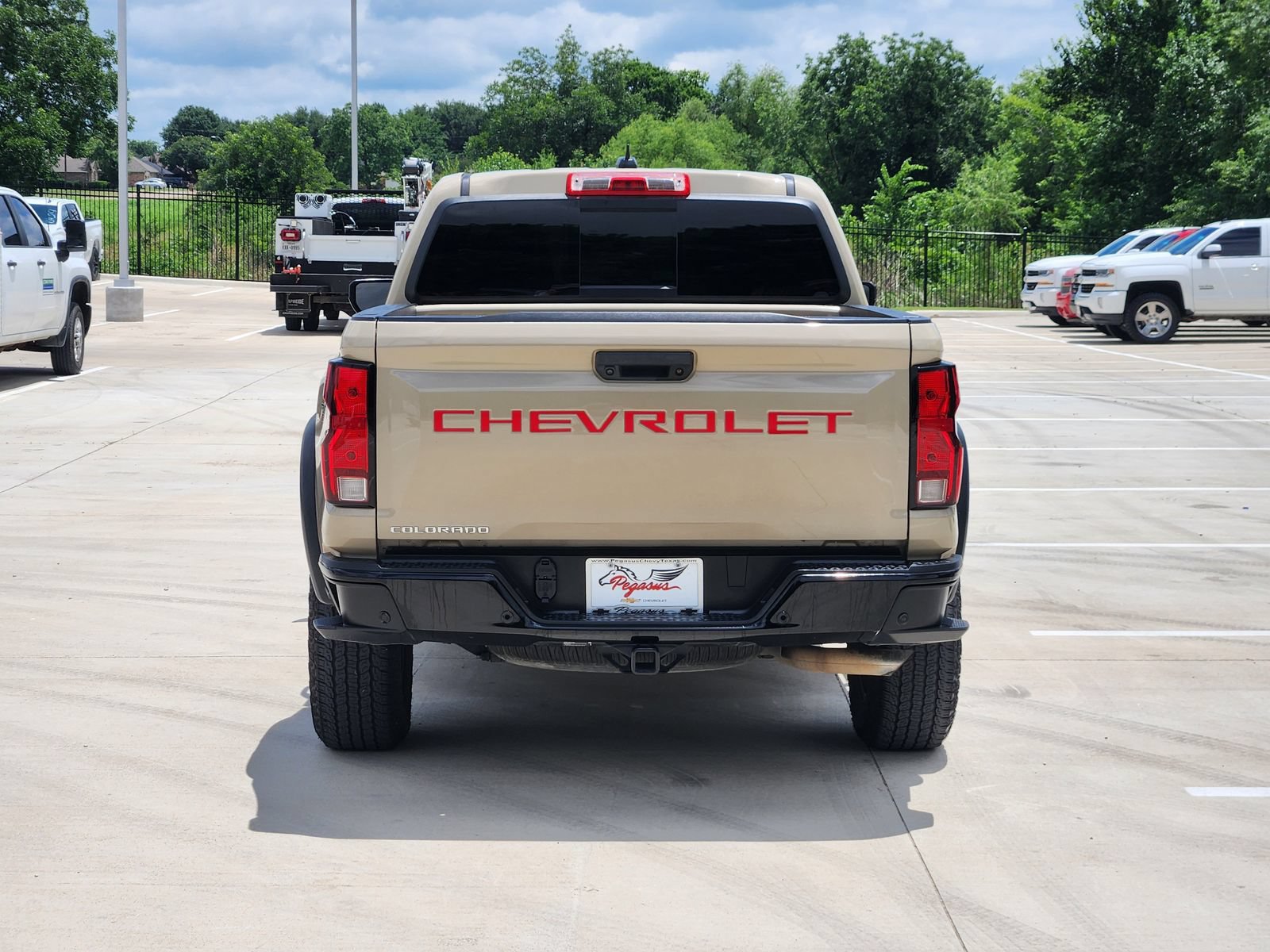 Certified 2024 Chevrolet Colorado Trail Boss w/ Technology Package AWD/4WD image 7
