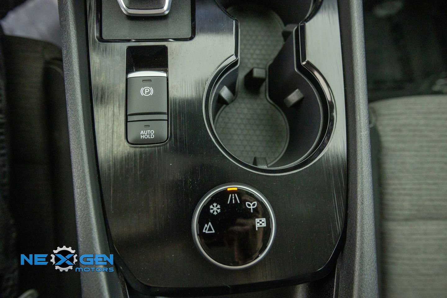 Used 2022 Nissan Rogue SV AWD/4WD image 23