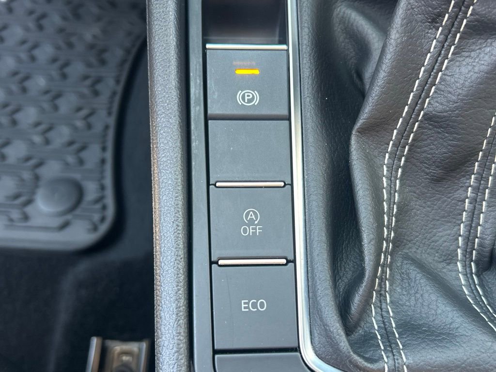 Used 2023 Volkswagen Jetta SE image 41