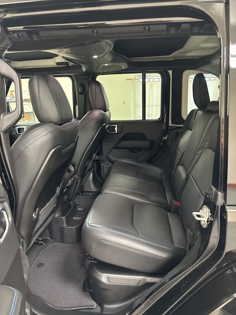 Used 2024 Jeep Wrangler High Altitude image 26
