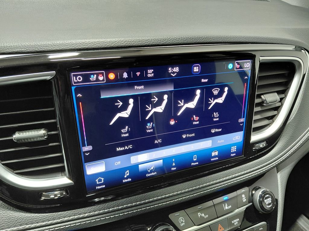 Used 2025 Chrysler Pacifica Limited w/ Trailer Tow Group AWD/4WD image 41