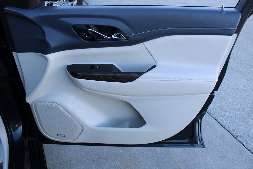 Used 2021 GMC Acadia Denali w/ Denali Ultimate Package image 26