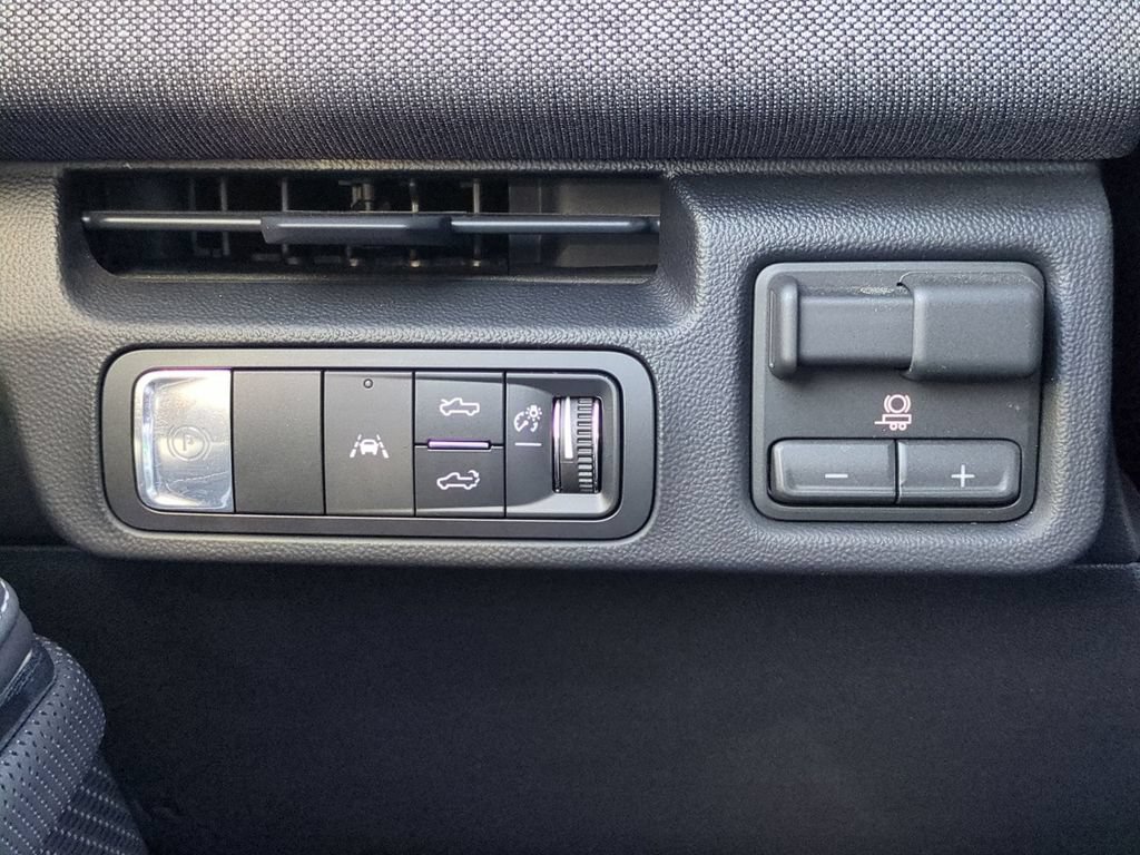 Certified 2026 GMC Sierra EV Elevation AWD/4WD image 24