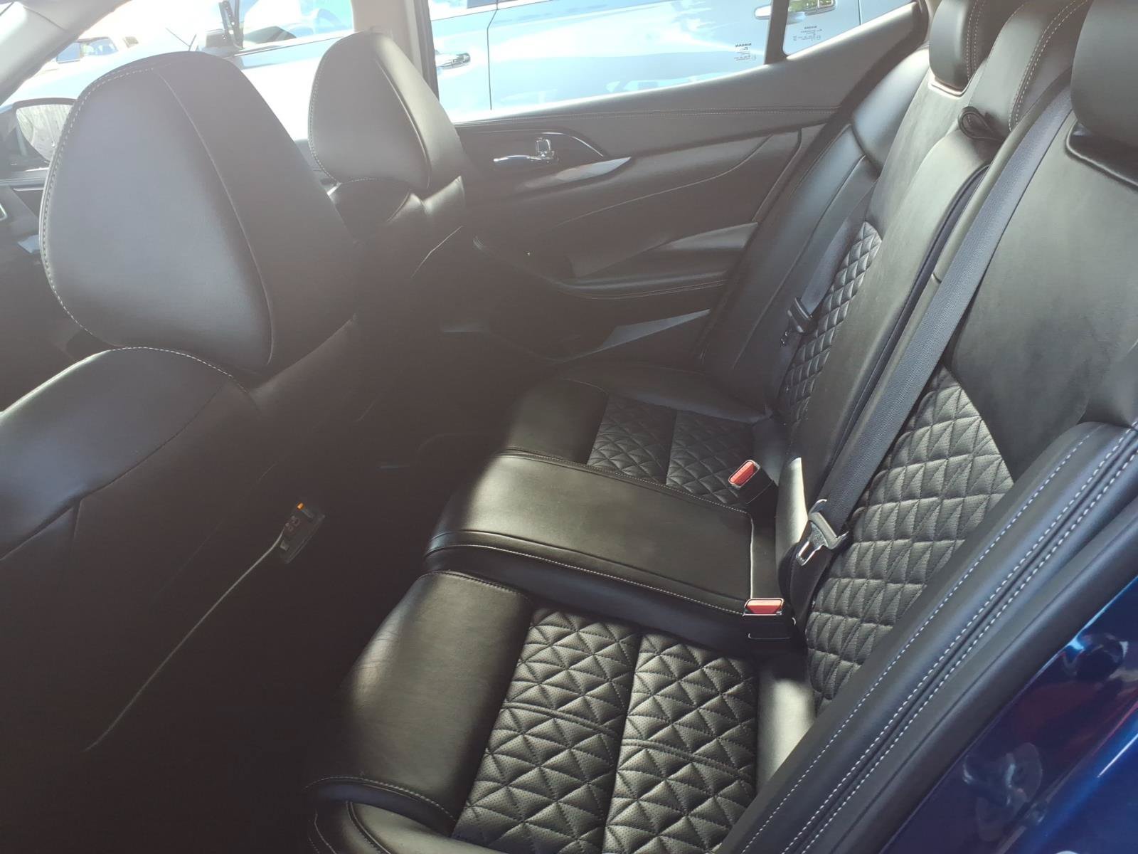 Used 2022 Nissan Maxima Platinum w/ Sport Mat Group FWD image 8