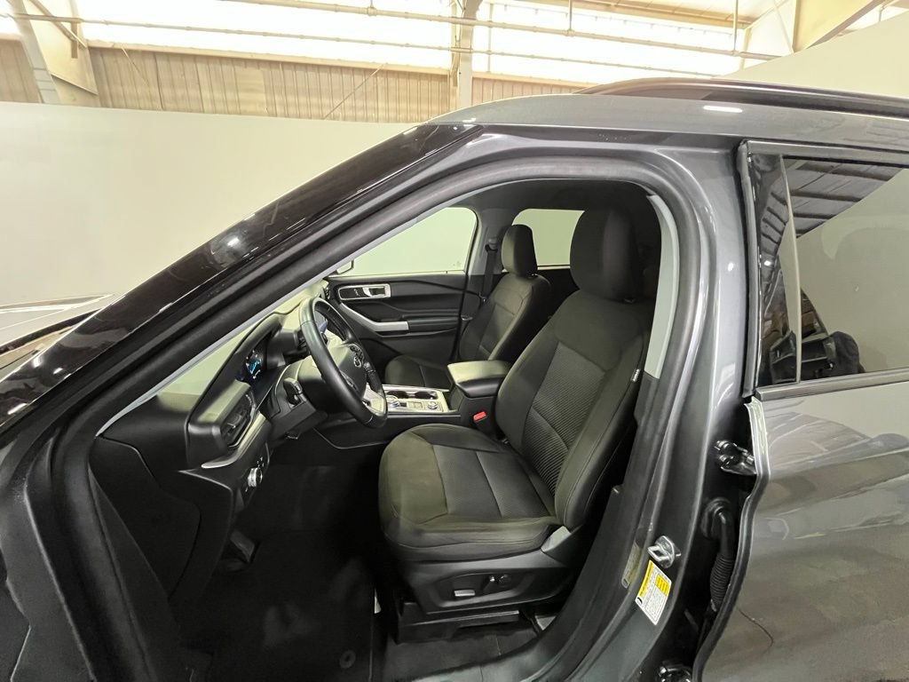 Used 2022 Ford Explorer XLT AWD/4WD image 17