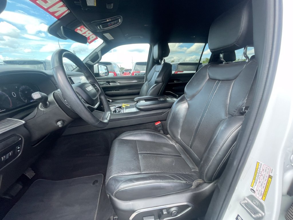 Used 2022 Jeep Wagoneer Series III AWD/4WD image 12
