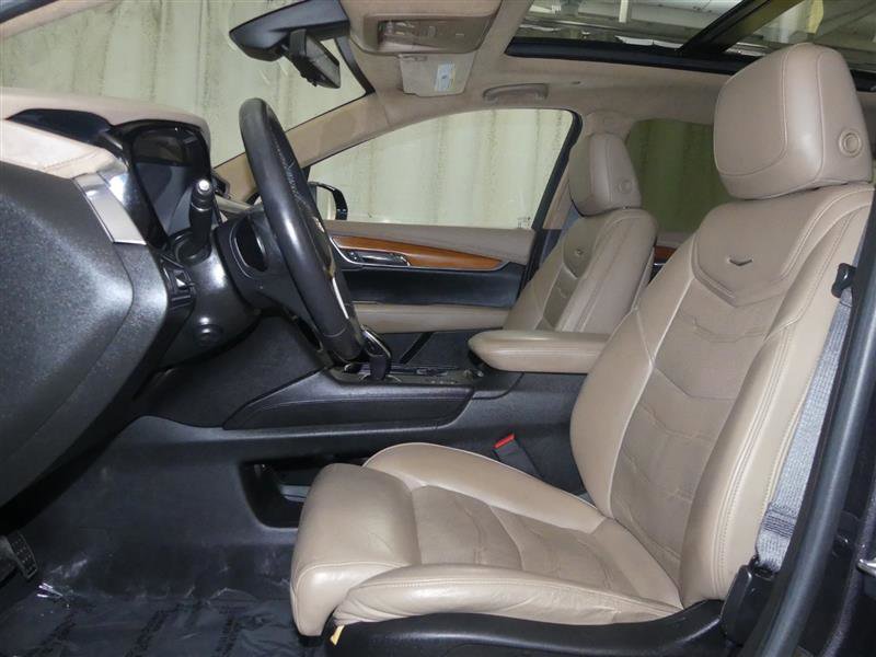 Used 2017 Cadillac XT5 Platinum AWD/4WD image 21