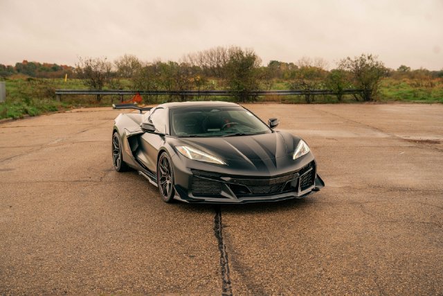 Used 2024 Chevrolet Corvette Z06 RWD image 35