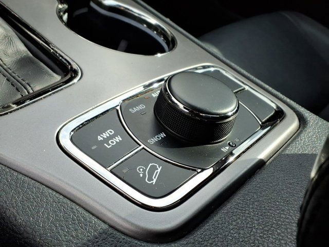 Used 2020 Jeep Grand Cherokee Limited X AWD/4WD image 16