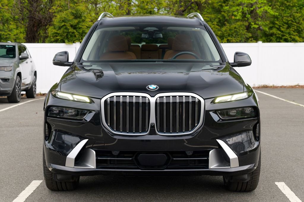 Used 2024 BMW X7 xDrive40i w/ Executive Package AWD/4WD image 2