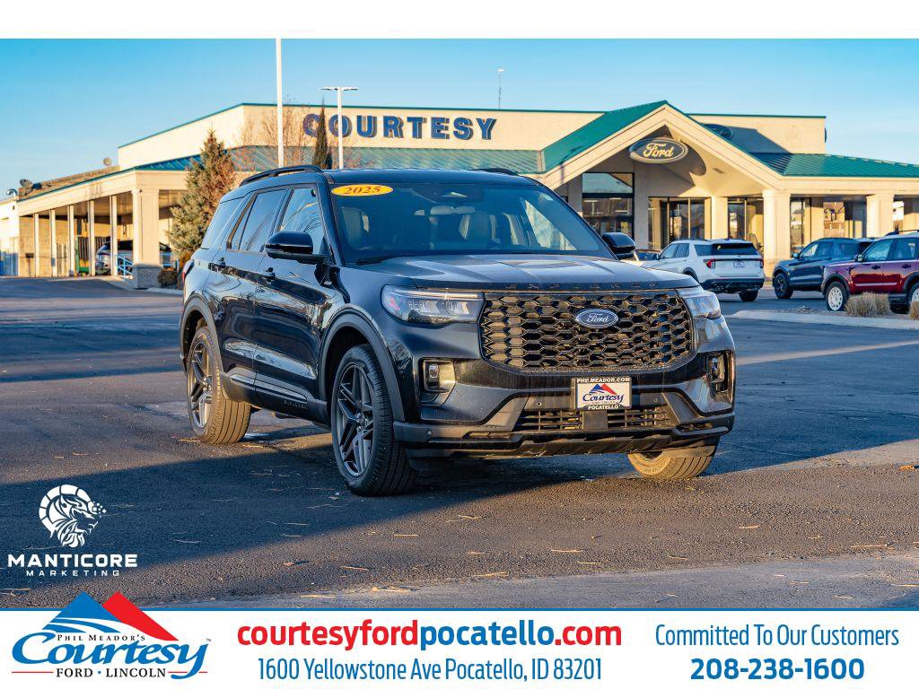 Used 2025 Ford Explorer ST-Line w/ ST-Line Street Pack video 1
