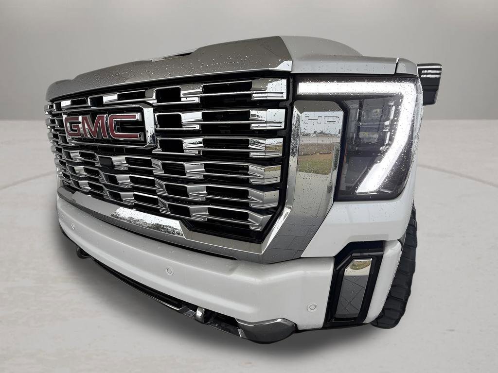 Used 2024 GMC Sierra 3500 Denali w/ Denali Reserve Package image 2