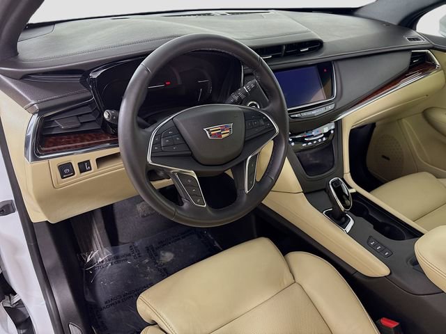 Used 2017 Cadillac XT5 Premium Luxury w/ Driver Assist Package image 10