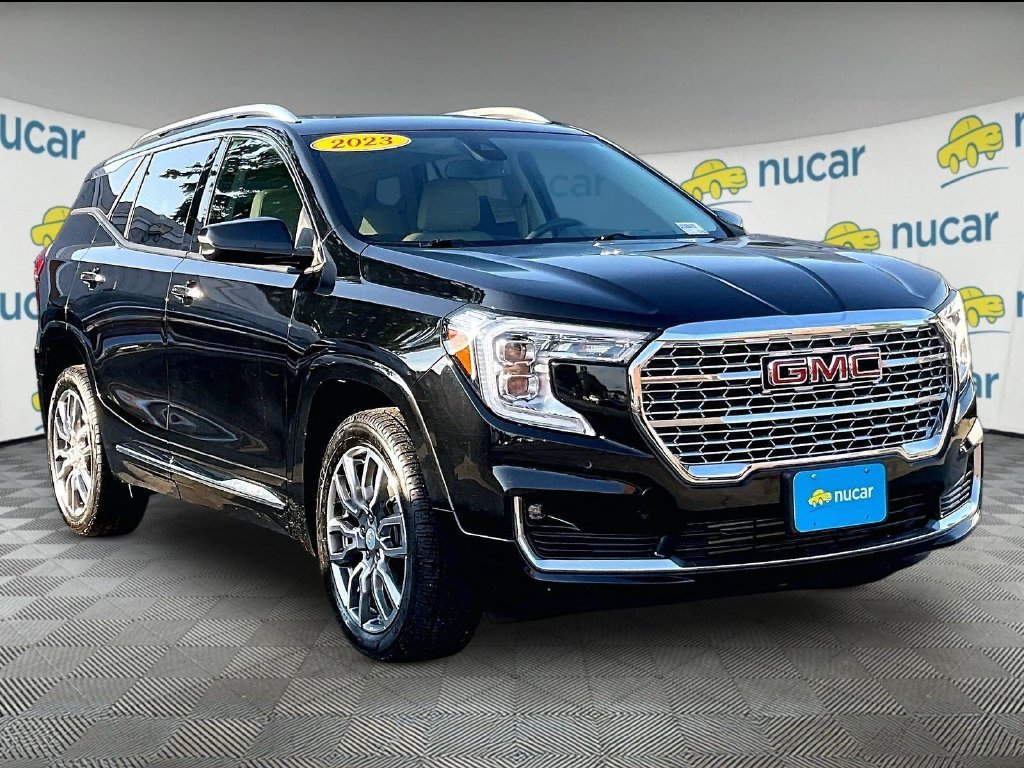 Used 2023 GMC Terrain Denali AWD/4WD image 1