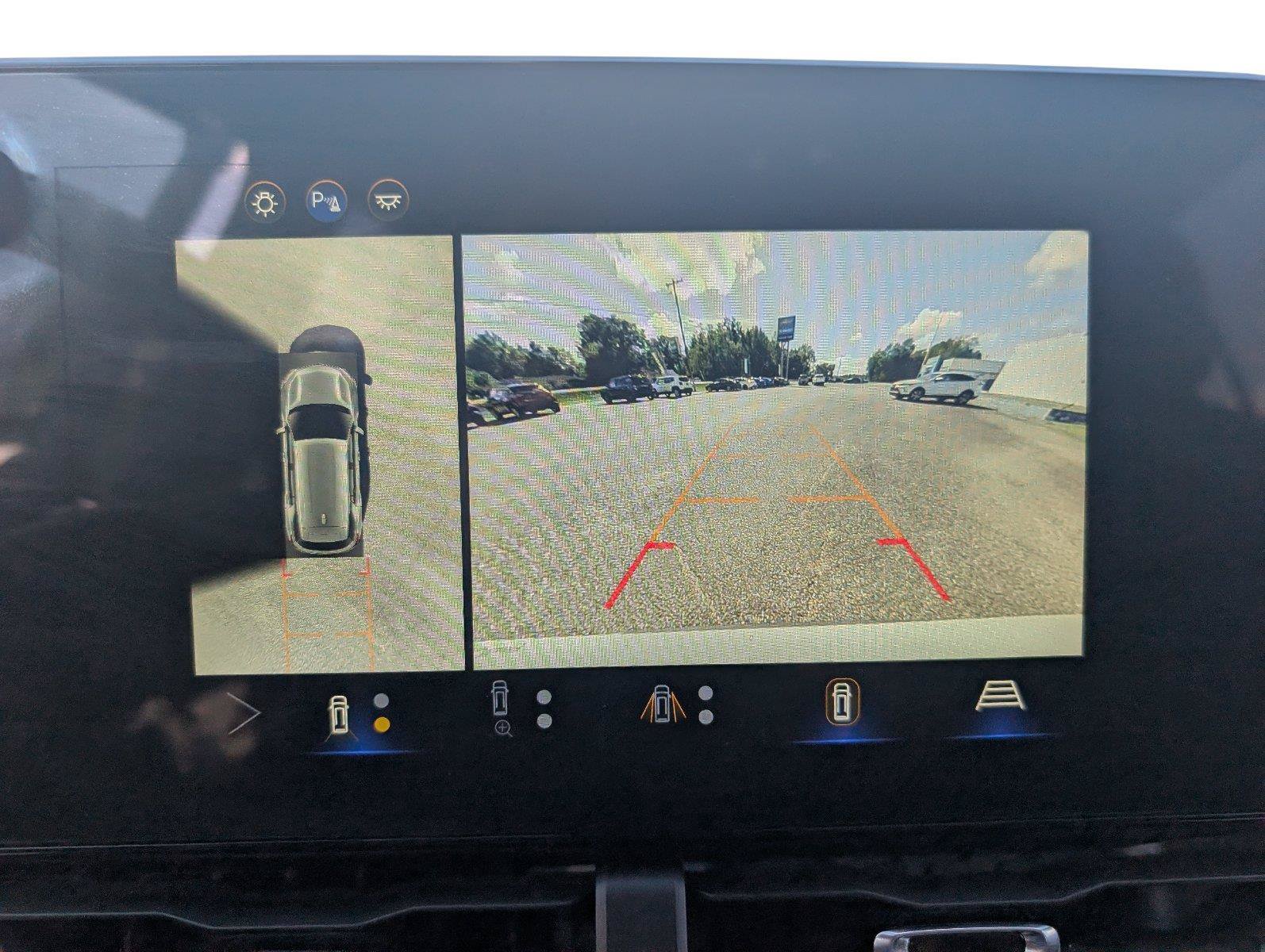 Used 2025 Chevrolet Equinox LT w/ Convenience Package II FWD image 15