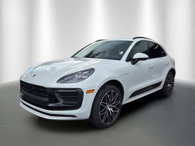 Used 2024 Porsche Macan AWD/4WD image 2