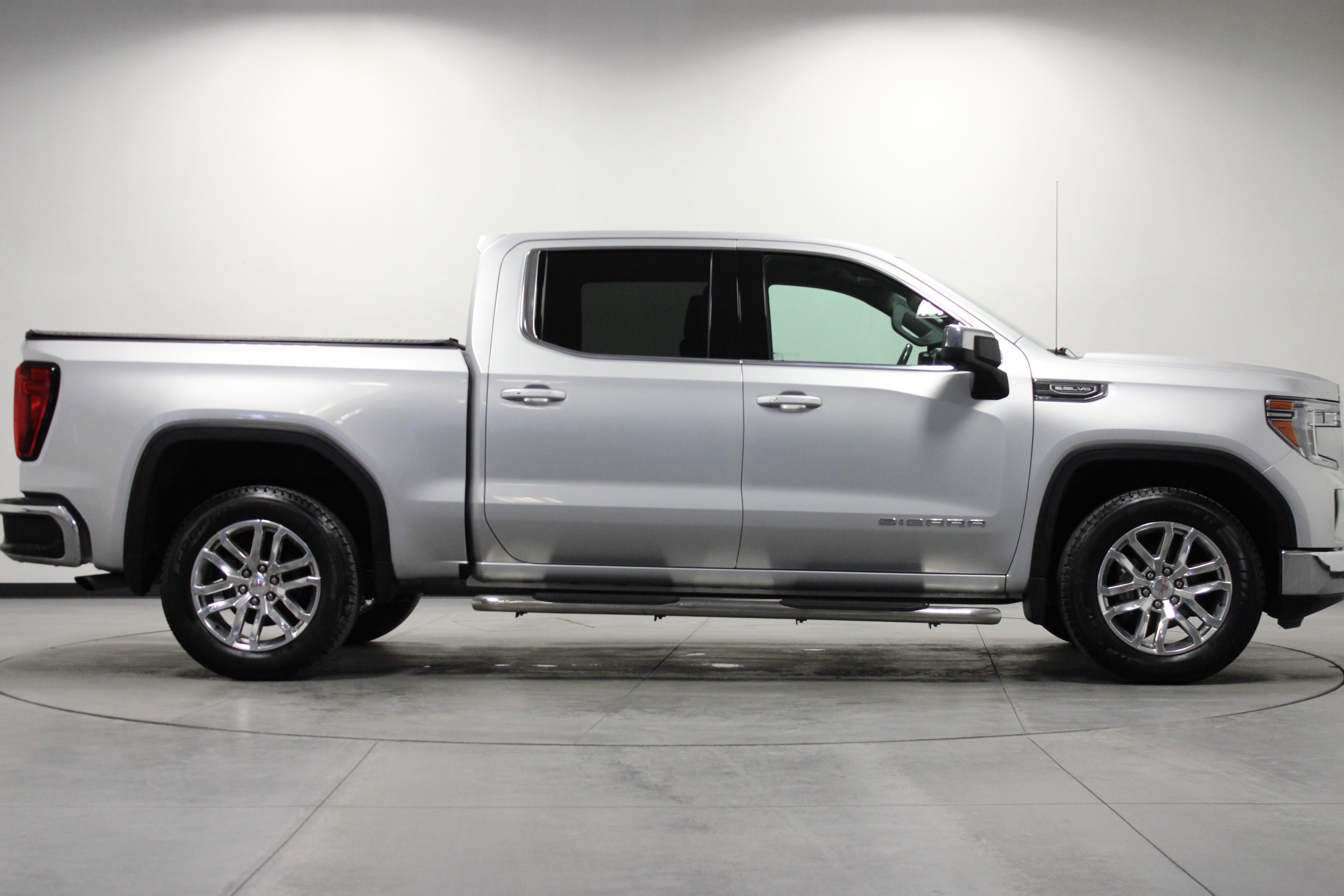Used 2021 GMC Sierra 1500 SLE image 3