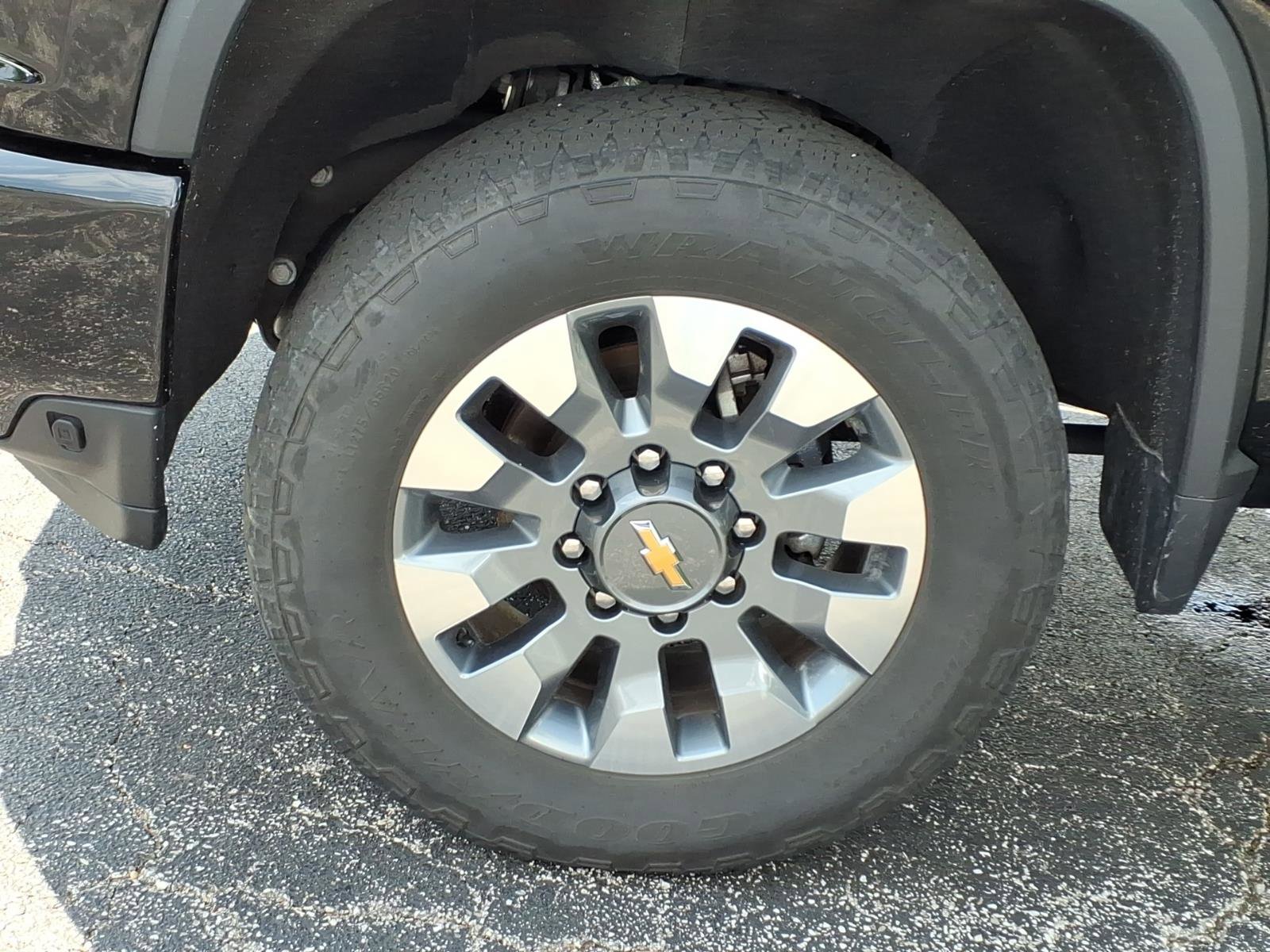 Used 2023 Chevrolet Silverado 2500 Custom w/ Custom Value Package AWD/4WD image 29