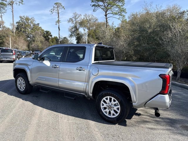 Used 2025 Toyota Tacoma SR5 image 4