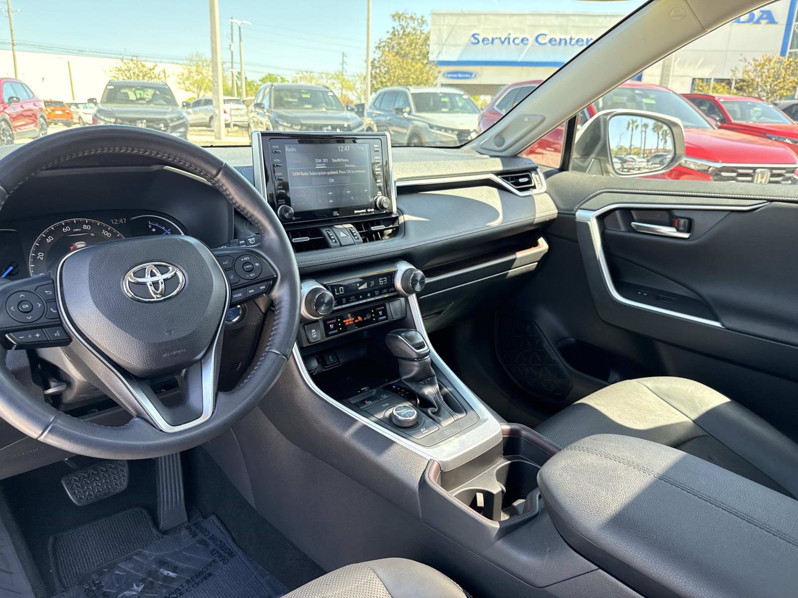 Used 2020 Toyota RAV4 Limited image 17