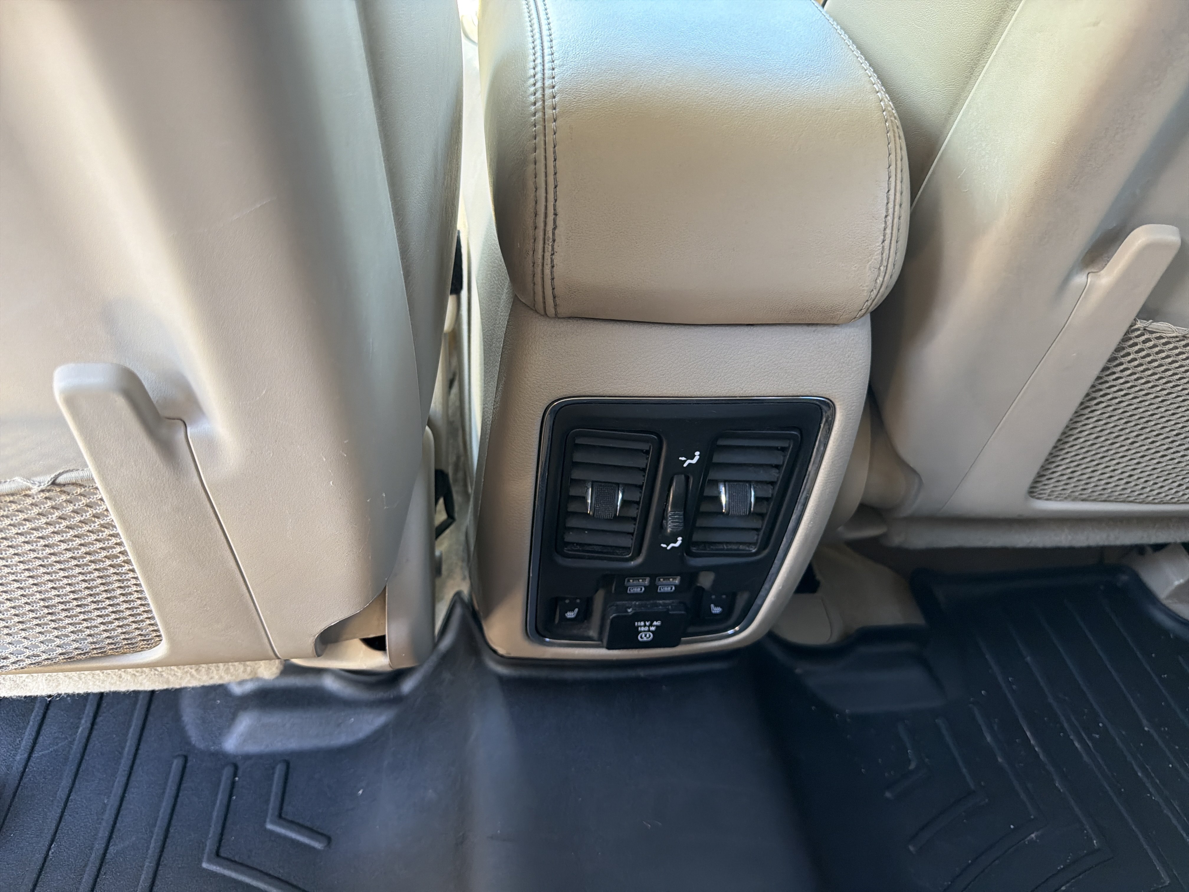 Used 2015 Jeep Grand Cherokee Overland w/ Advanced Technology Group AWD/4WD image 14
