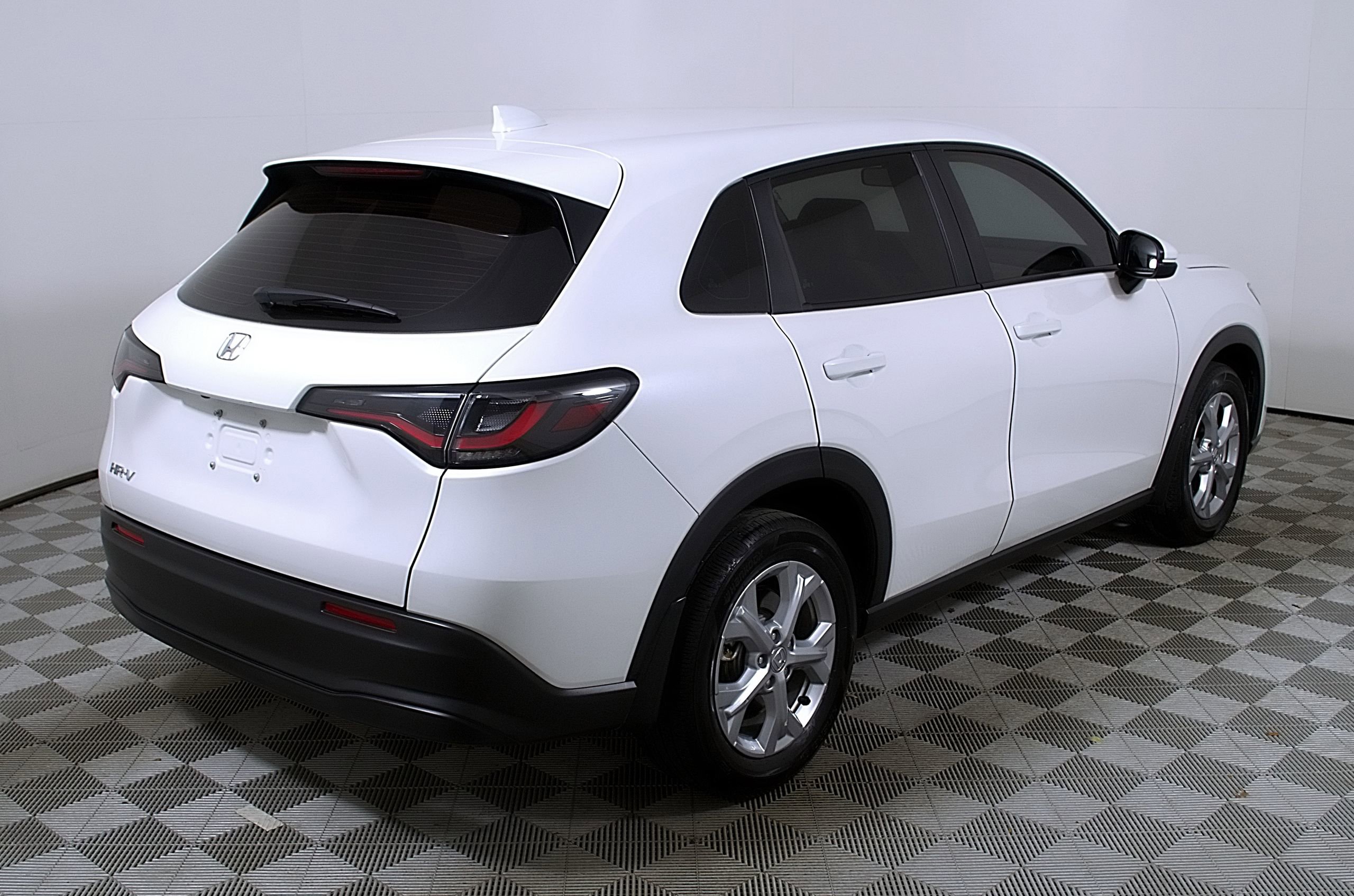 Used 2025 Honda HR-V LX image 7