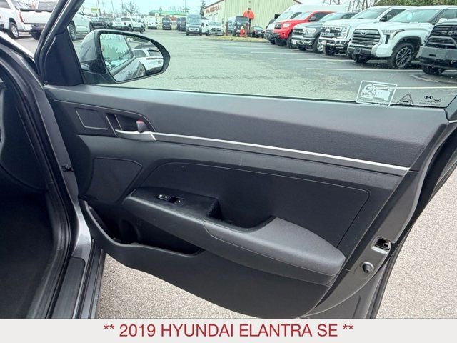 Used 2019 Hyundai Elantra SE w/ Cargo Package image 11