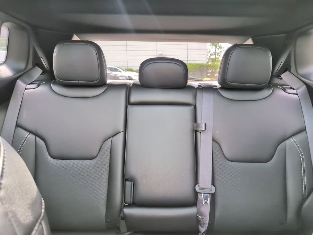 Used 2023 Jeep Compass High Altitude AWD/4WD image 30