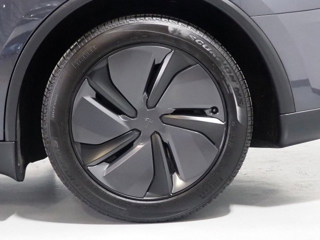 Used 2026 Tesla Model Y Long Range RWD image 55