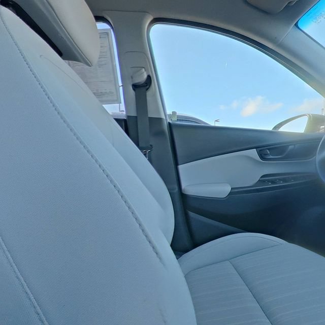 Used 2022 Hyundai Kona SEL AWD/4WD image 27