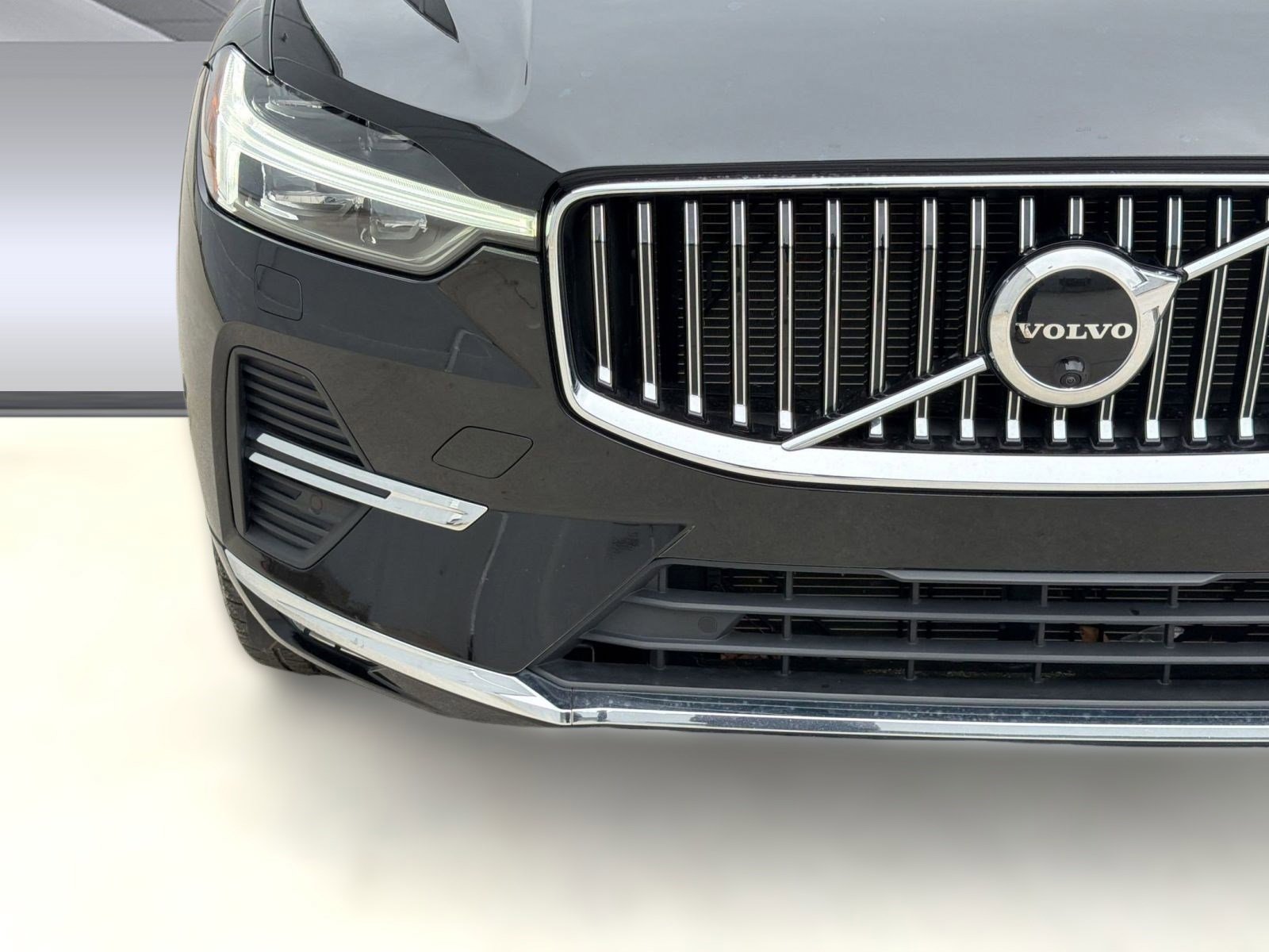 Certified 2023 Volvo XC60 B5 Plus w/ Climate Package AWD/4WD image 11