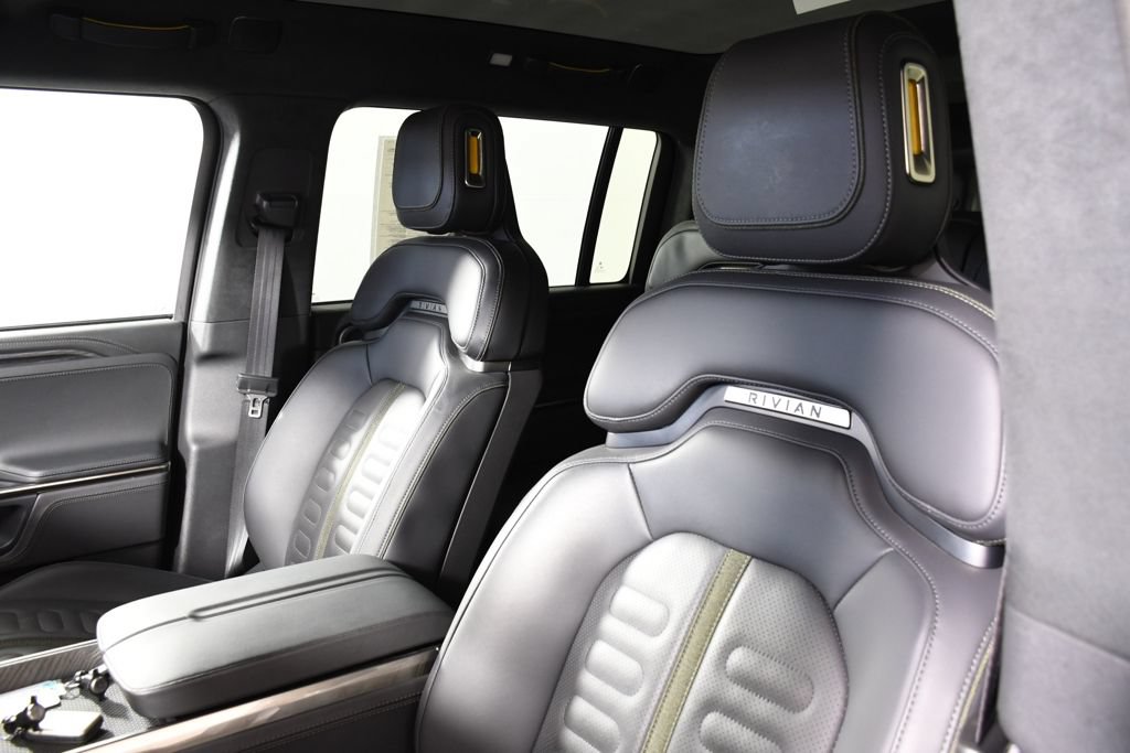 Used 2023 Rivian R1S Adventure AWD/4WD image 17