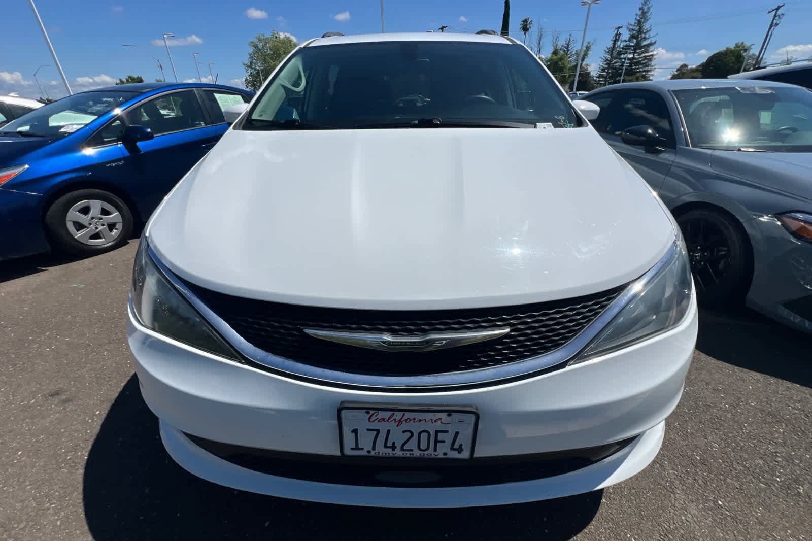 Used 2021 Chrysler Voyager Lxi image 2