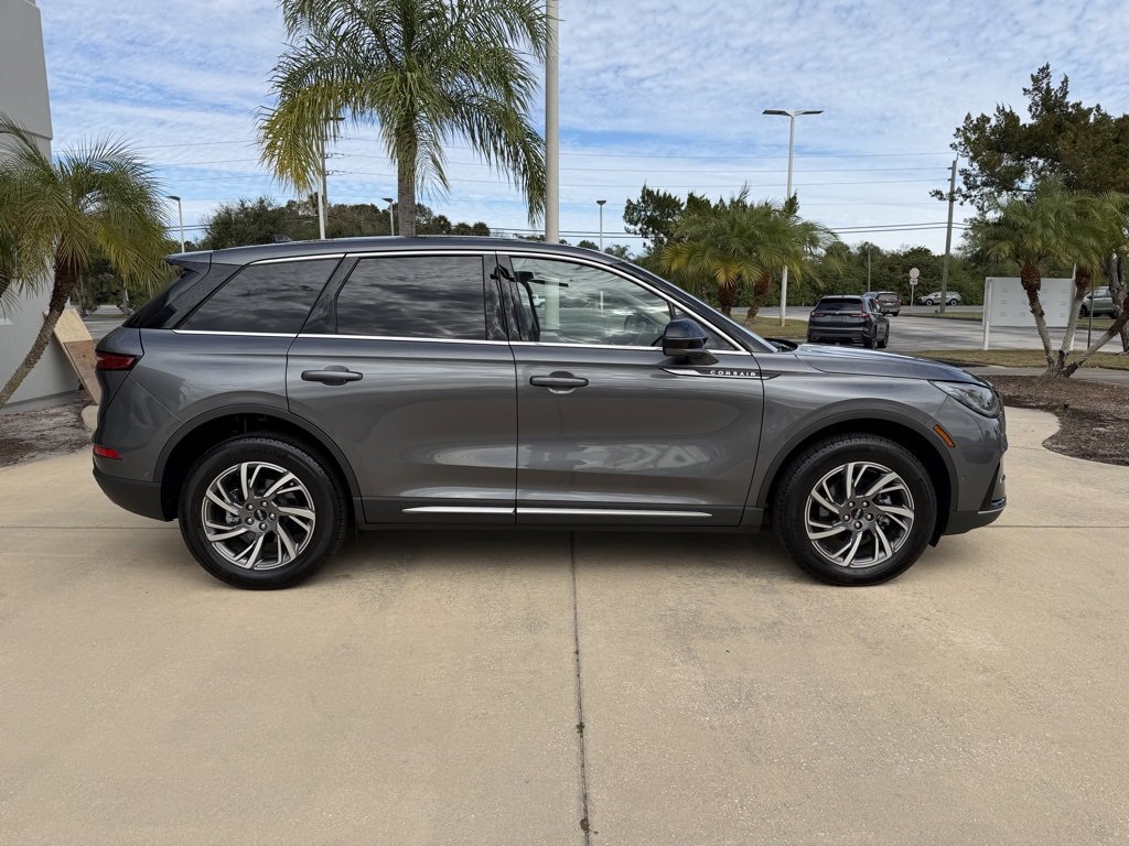 Used 2024 Lincoln Corsair FWD w/ Equipment Group 102A image 3