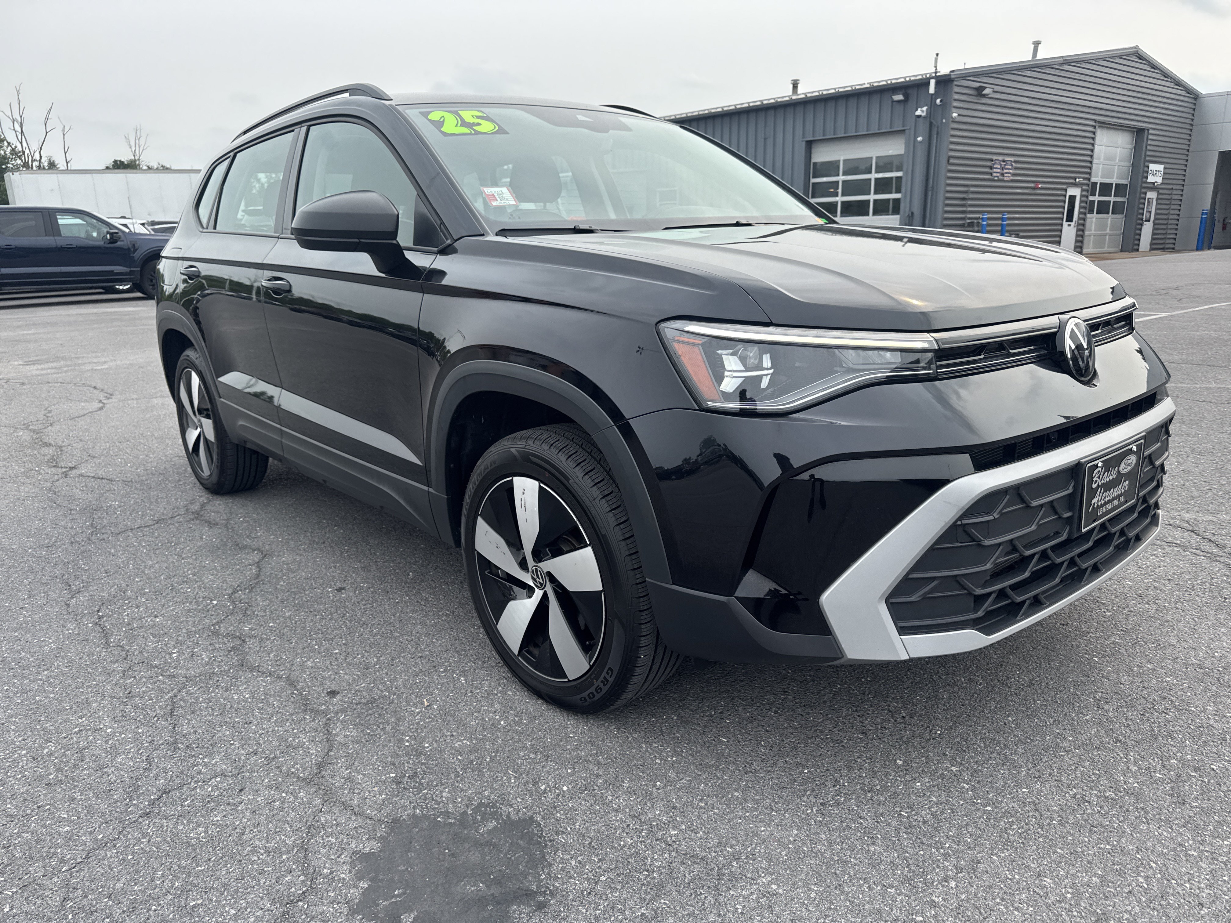 Used 2025 Volkswagen Taos S AWD/4WD image 1
