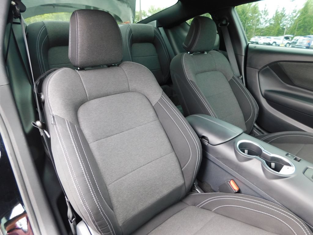 Used 2025 Ford Mustang Coupe RWD image 17