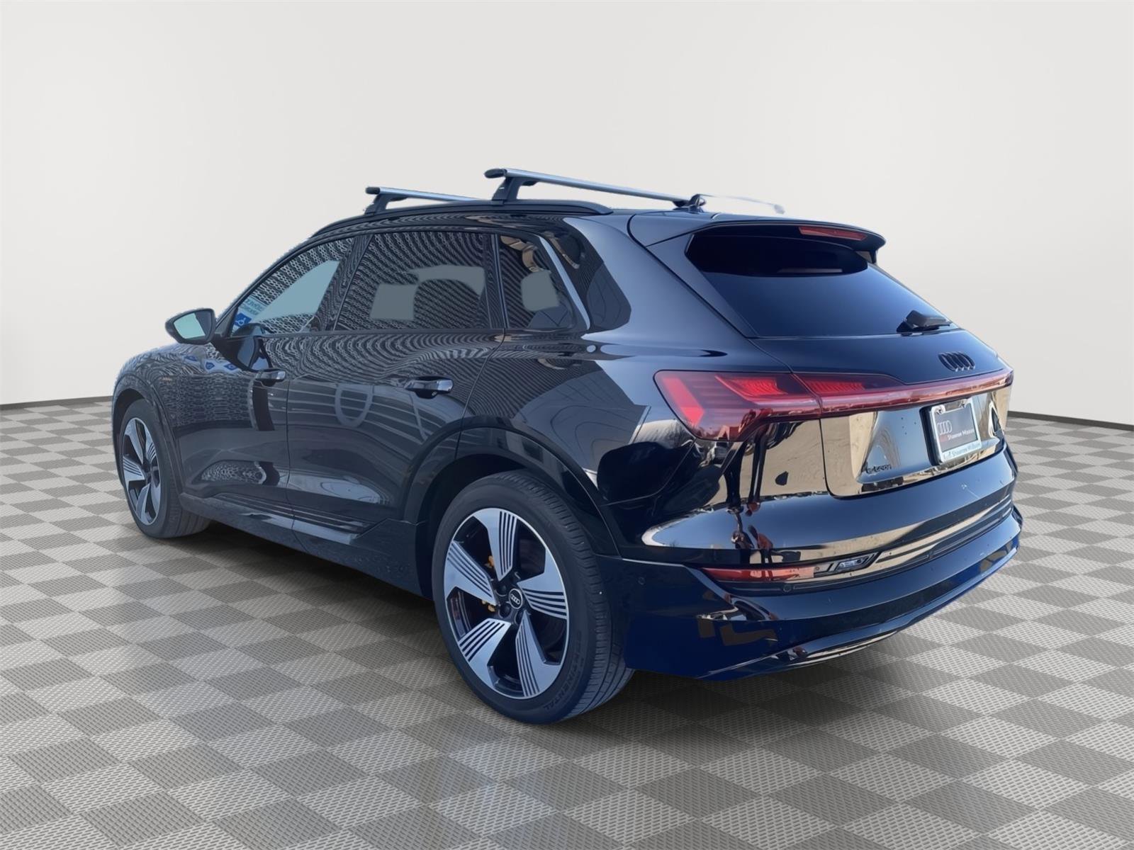 Used 2022 Audi e-tron Premium Plus w/ Premium Plus Package image 7