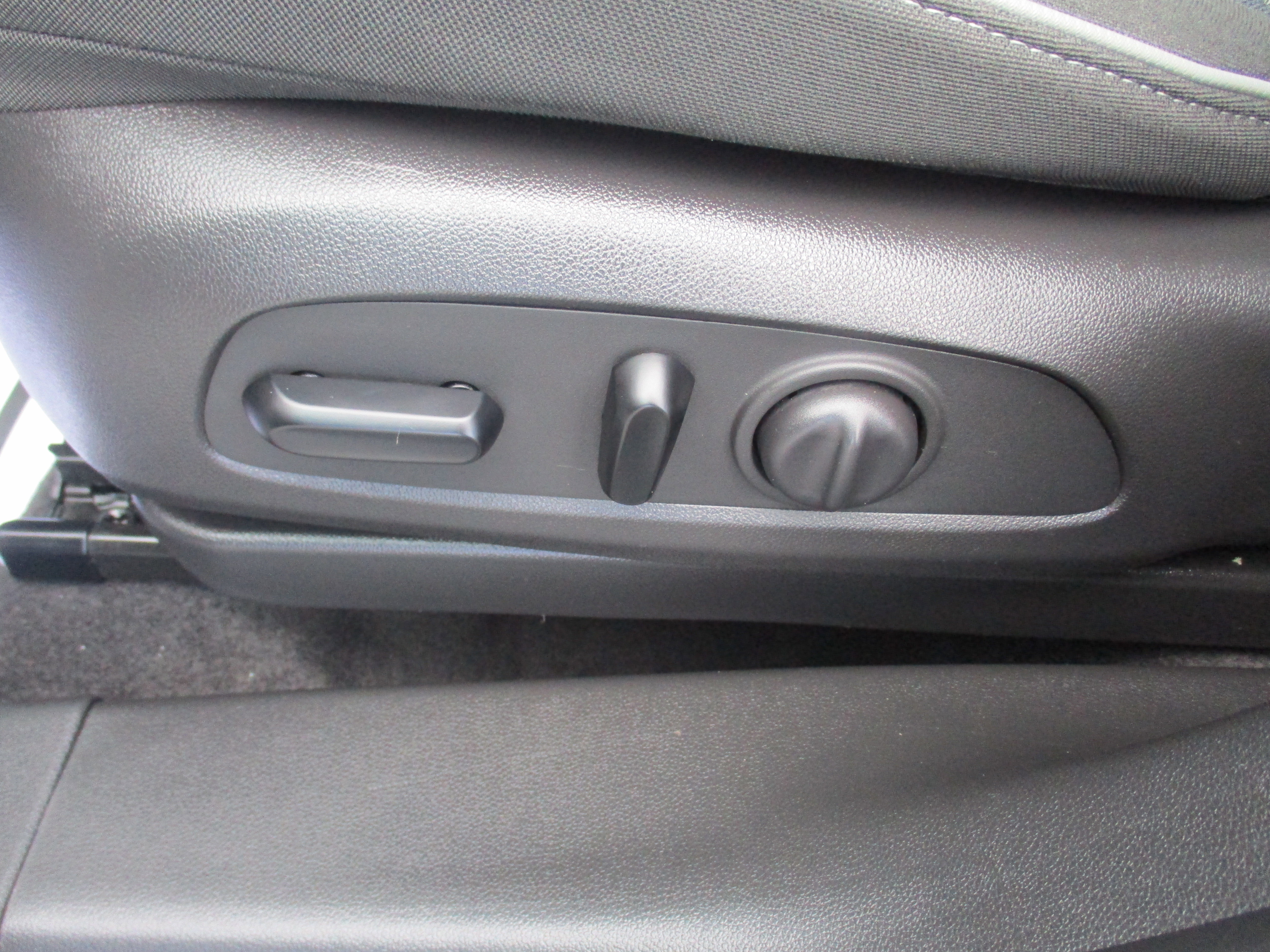 Certified 2022 Chevrolet TrailBlazer LT w/ Driver Confidence Package image 16