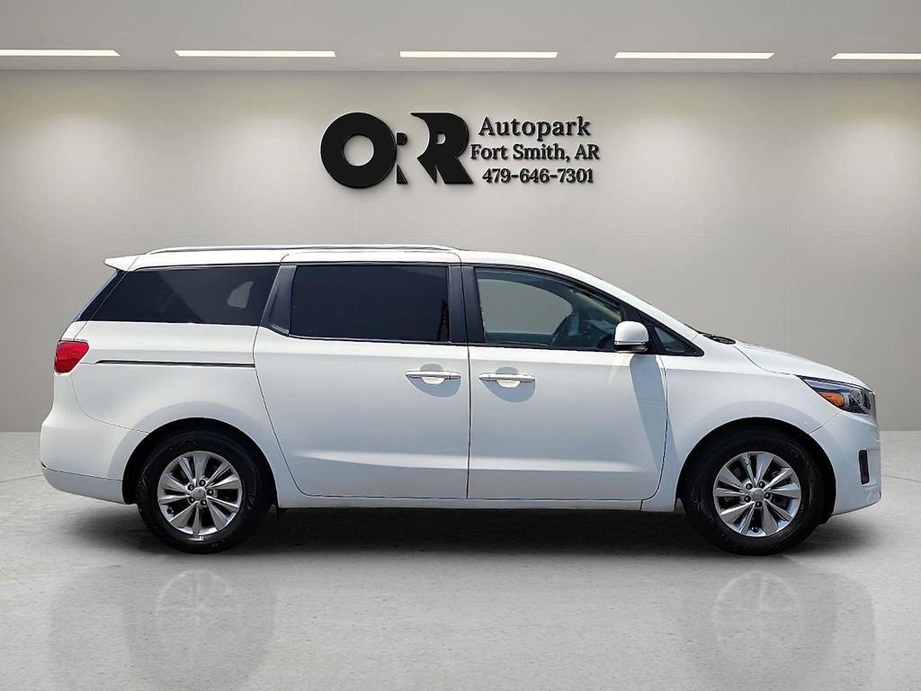 Used 2016 Kia Sedona LX w/ Option Group 020 FWD image 6