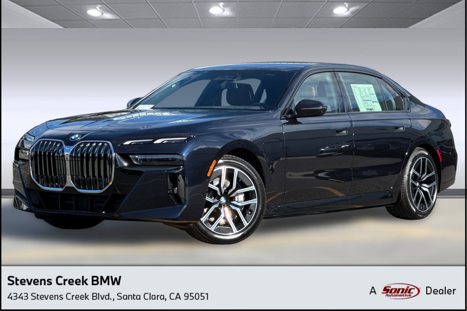 New 2026 BMW 750e xDrive image 1