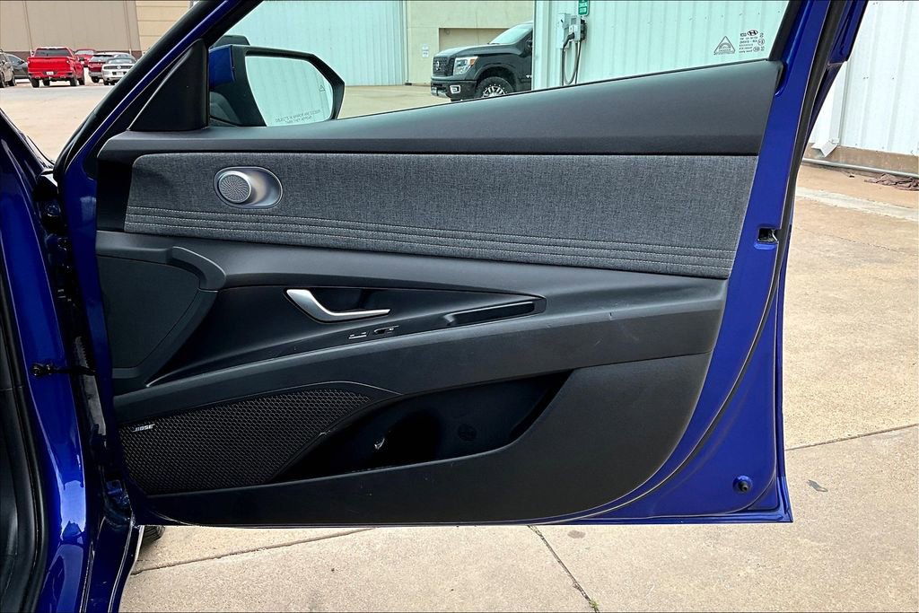 Used 2023 Hyundai Elantra Limited w/ Cargo Package FWD image 23