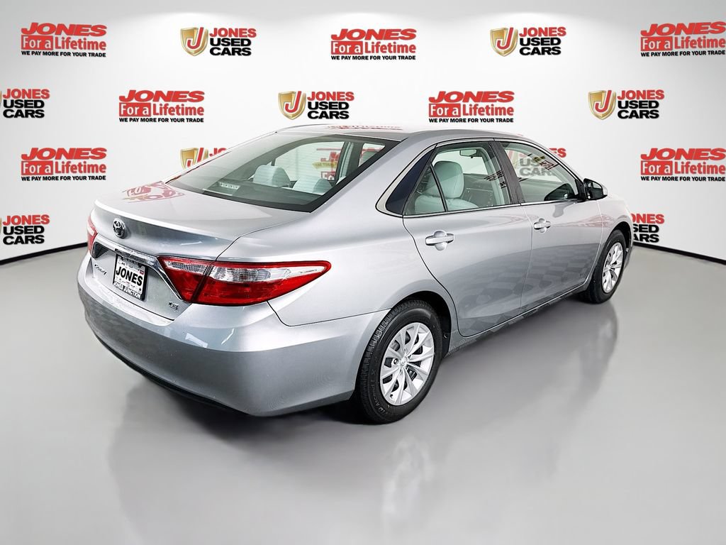 Used 2015 Toyota Camry LE FWD image 14
