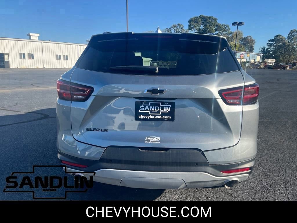 New 2025 Chevrolet Blazer LT w/ Midnight/Sport Edition FWD image 8