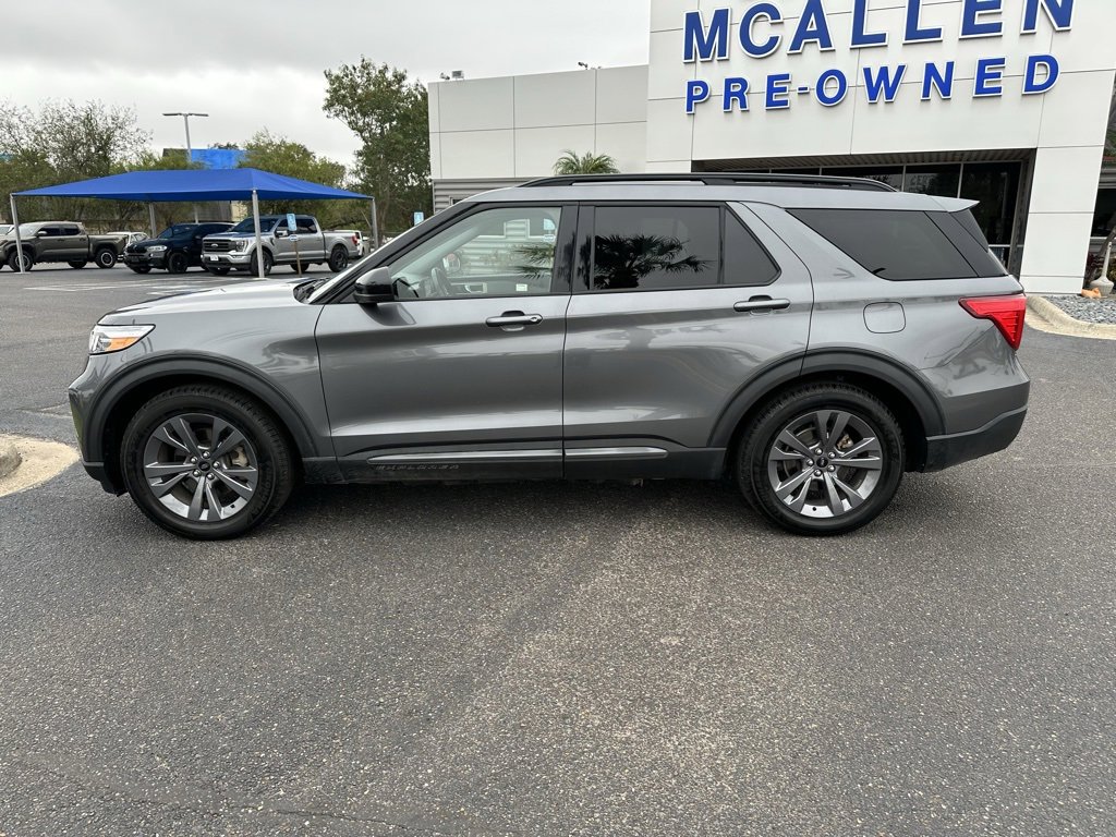 Used 2022 Ford Explorer XLT w/ Equipment Group 202A image 3