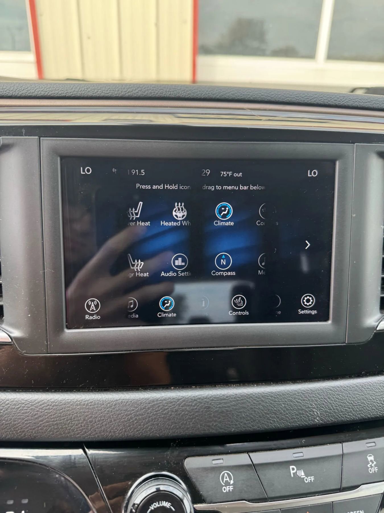 Used 2019 Chrysler Pacifica Touring-L image 14