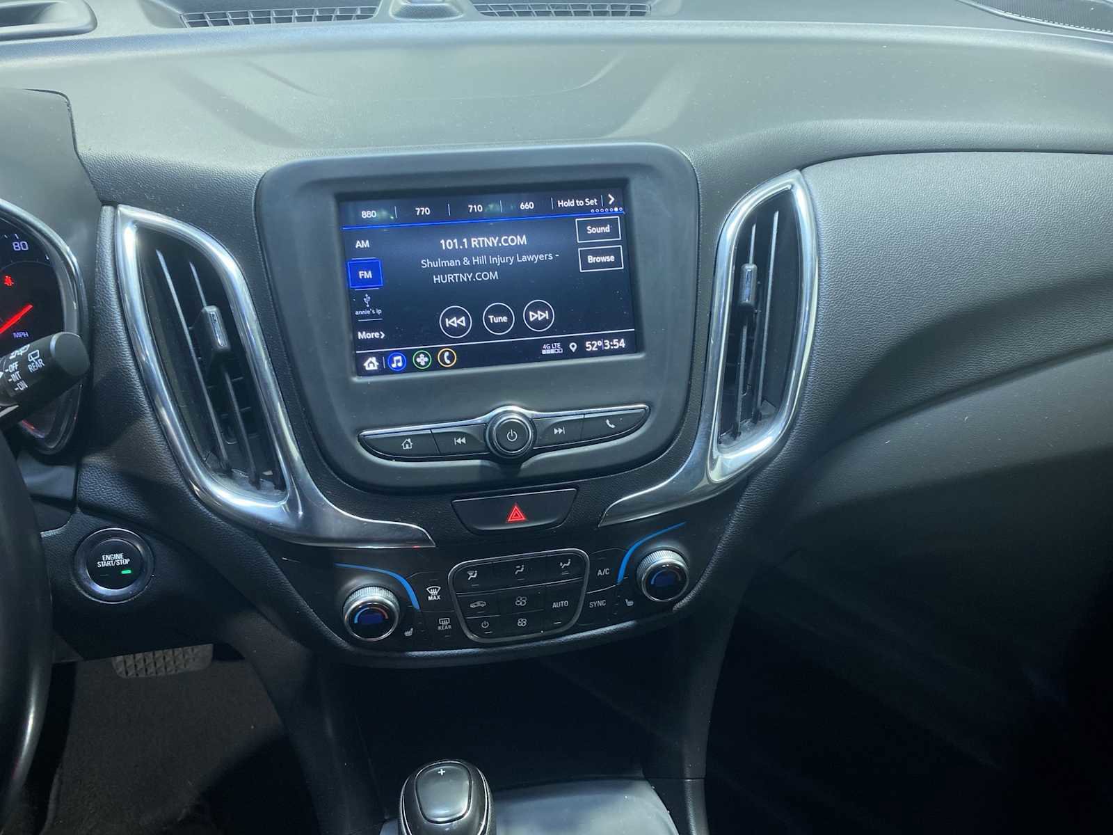 Used 2020 Chevrolet Equinox LT image 16